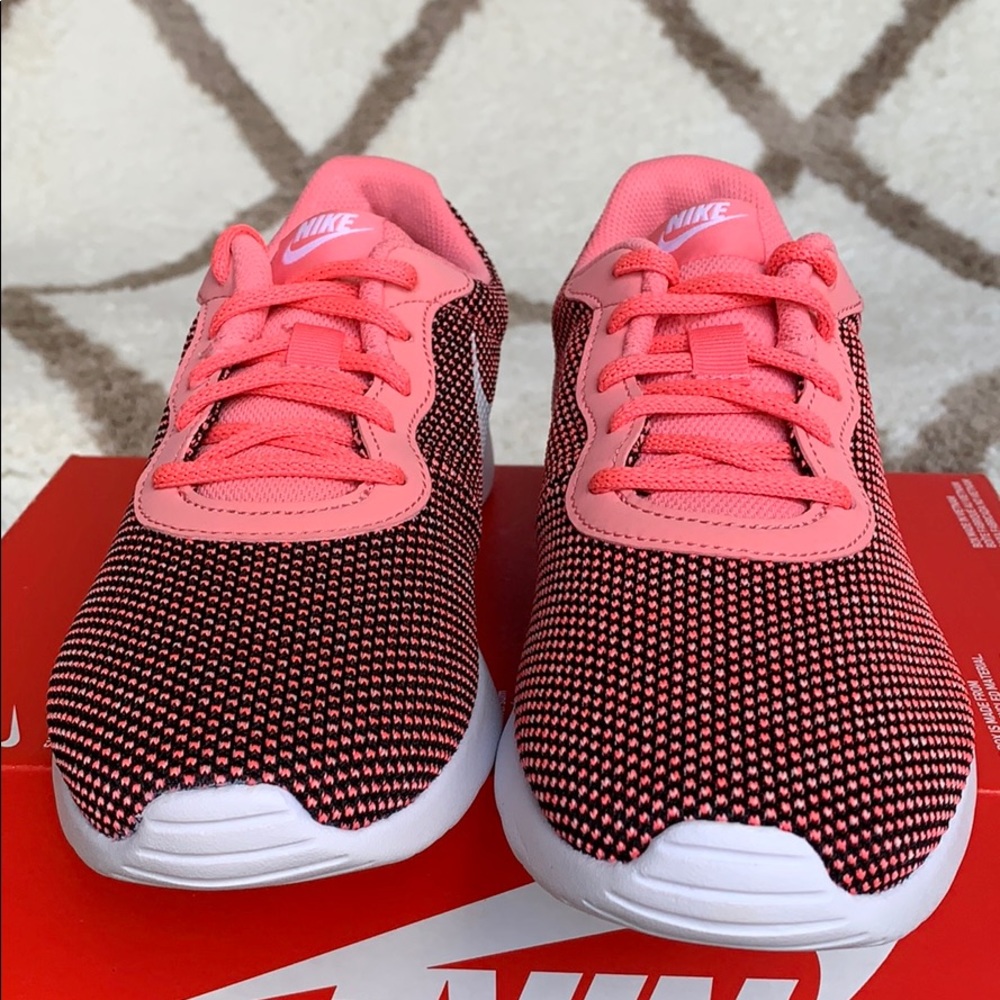 WMNS NIKE TANJUN black/white-pink gaze - Picture 8 of 16